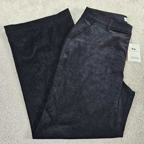 NWT's Women's Free Assembly Y2K Corduroy Wide Leg Pants High Waist Black Size 12 - Picture 1 of 8